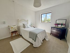 Photo 17- click for photo gallery